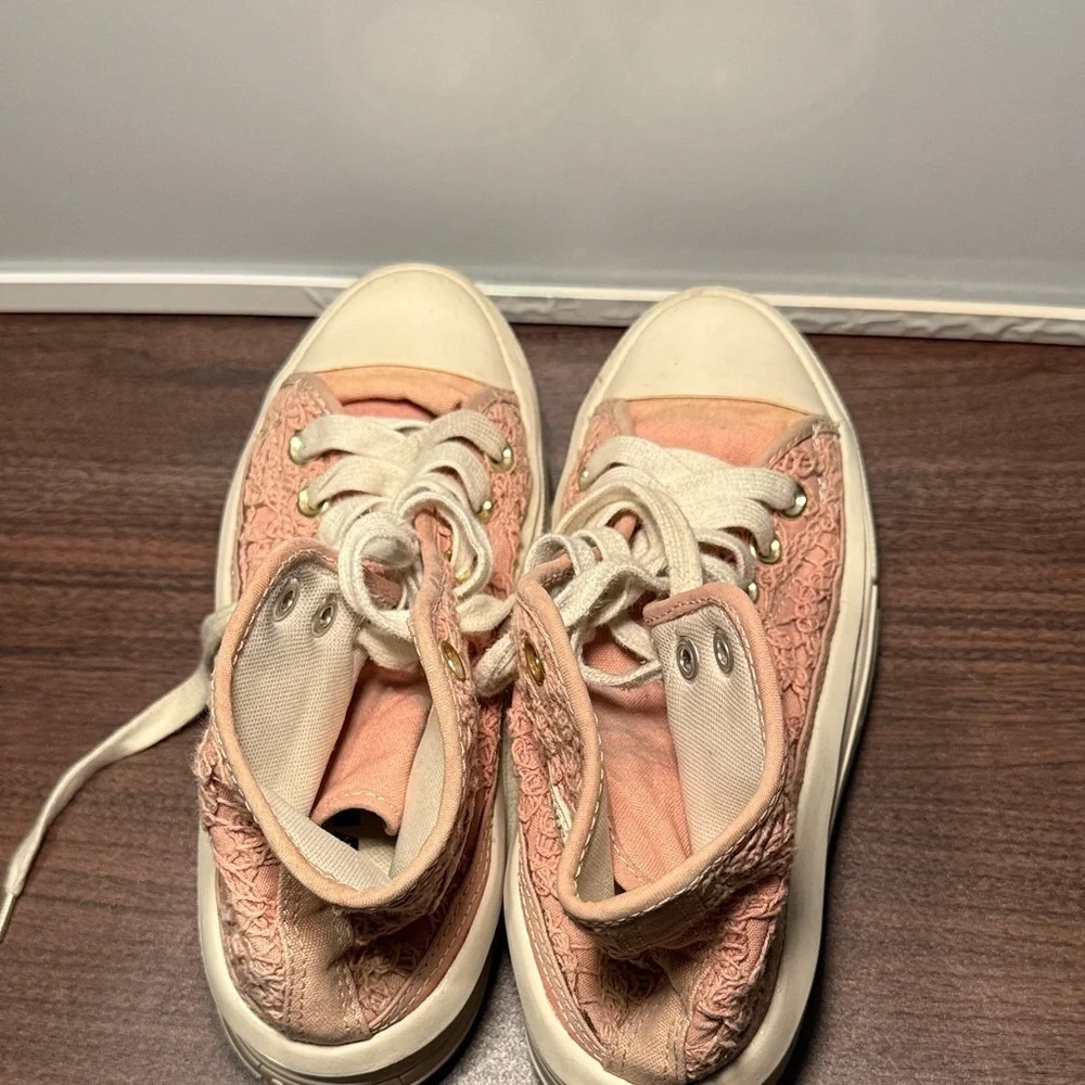 Converse Kid’s Lace Pink and Cream High-Tops